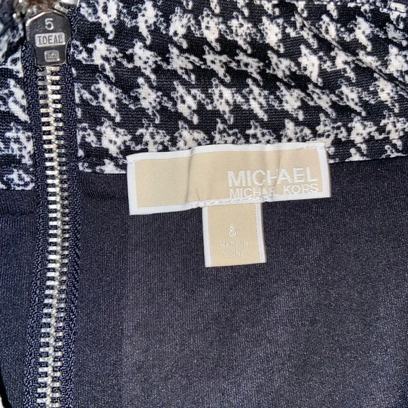 Michael Kors Black and White Houndstooth Pencil Skirt Size 8 Office Siren - Picture 5 of 5